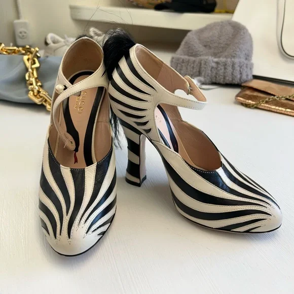 Gucci Lesley Ponytail Mary Jane Pumps - Picture 2 of 4